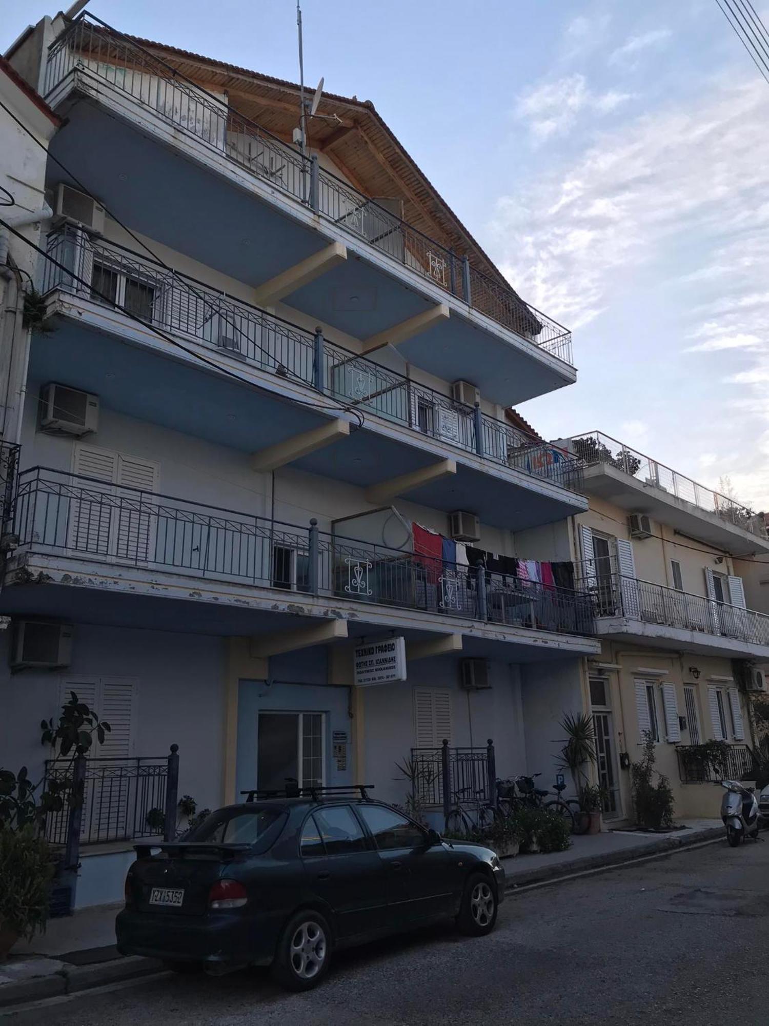 Ion Apartments Messolonghi Single Bed Room Mountain View Loft Missolonghi Bagian luar foto