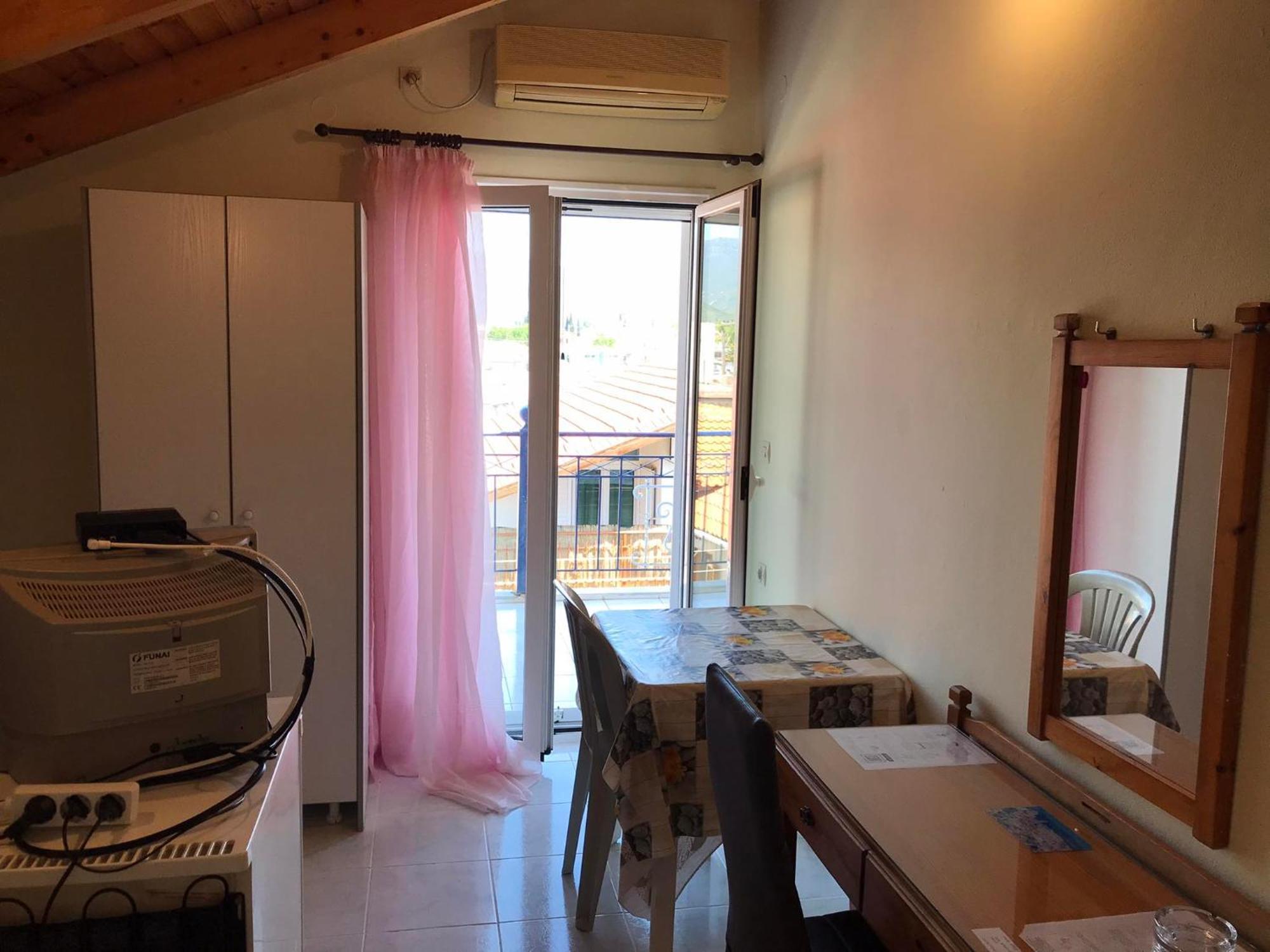 Ion Apartments Messolonghi Single Bed Room Mountain View Loft Missolonghi Bagian luar foto