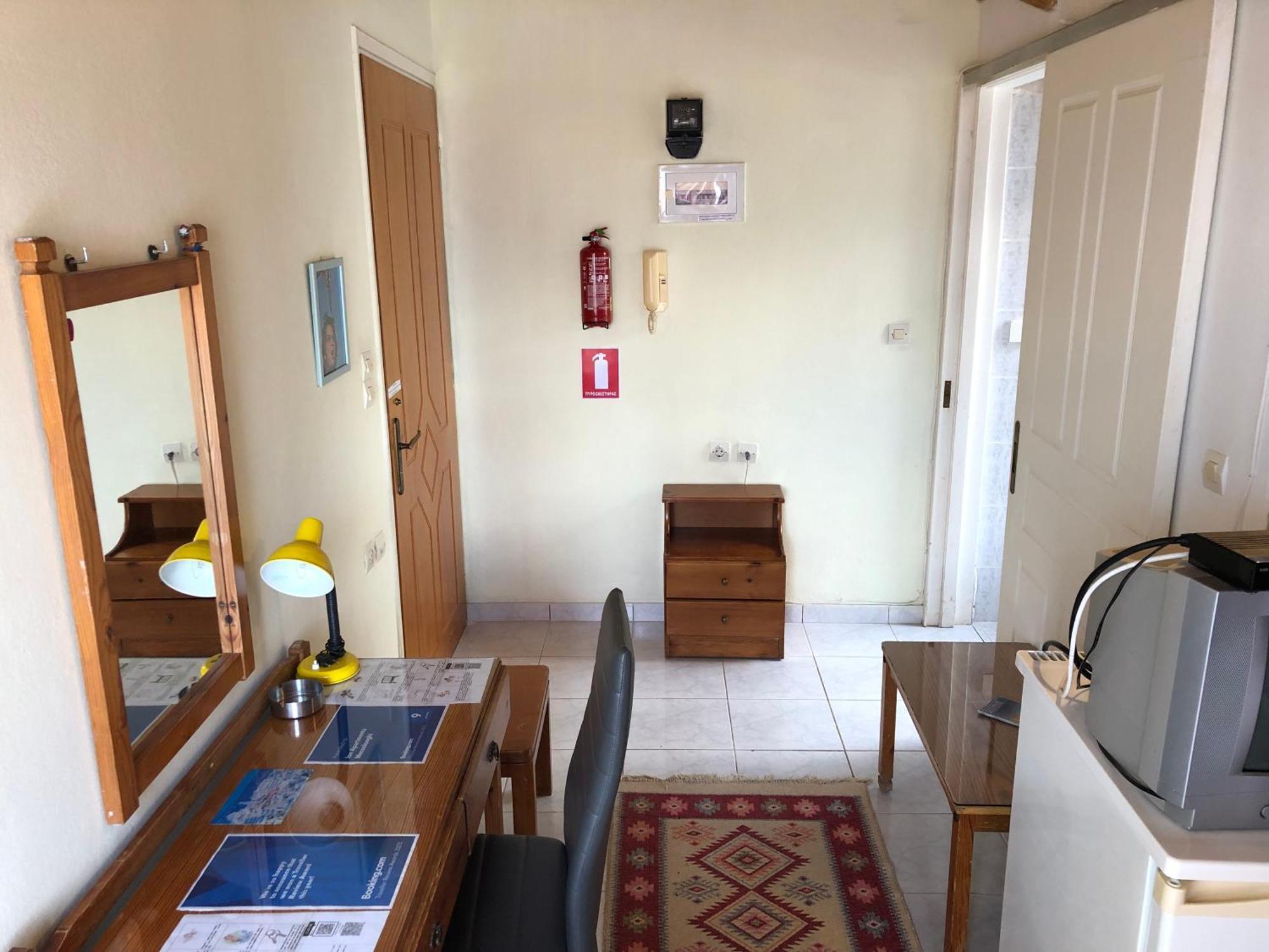 Ion Apartments Messolonghi Single Bed Room Mountain View Loft Missolonghi Bagian luar foto